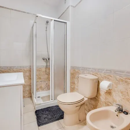 Three Bedroom Ii Near Sc Apartament *