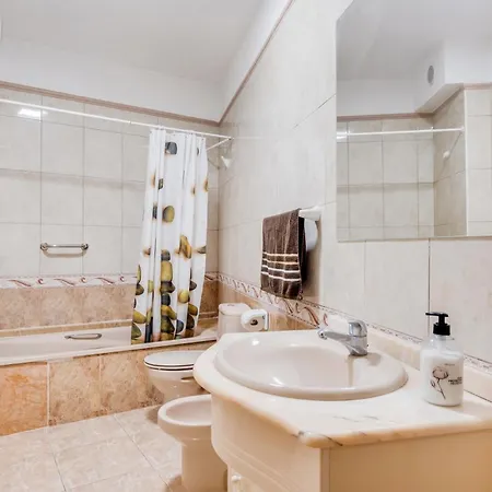 Apartamento Three Bedroom Ii Near Sc Bocacangrejo